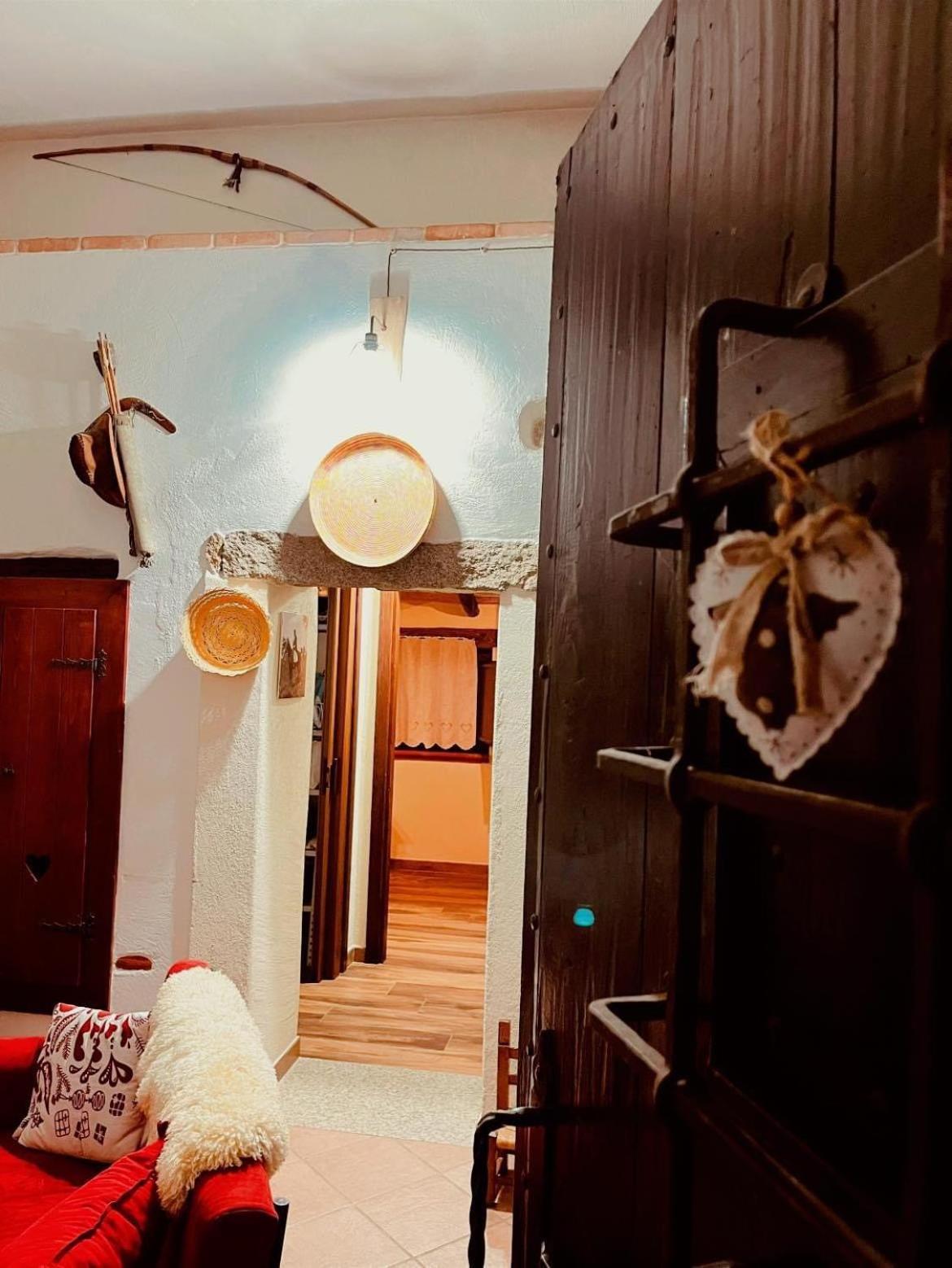 Ovostolai Cottage Fonni Zewnętrze zdjęcie
