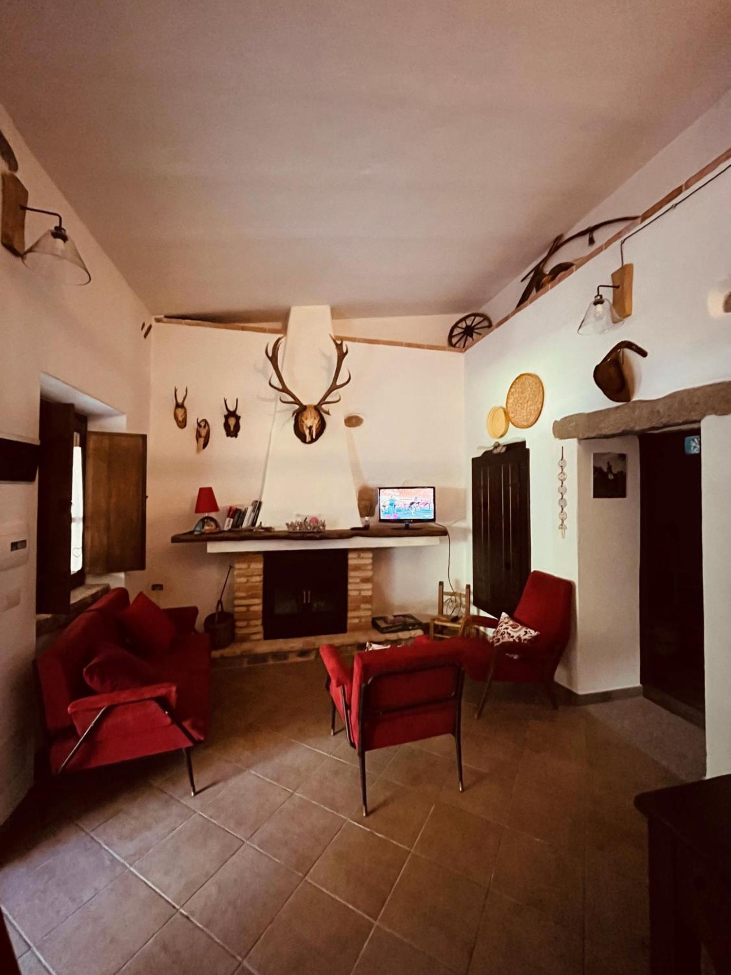 Ovostolai Cottage Fonni Zewnętrze zdjęcie