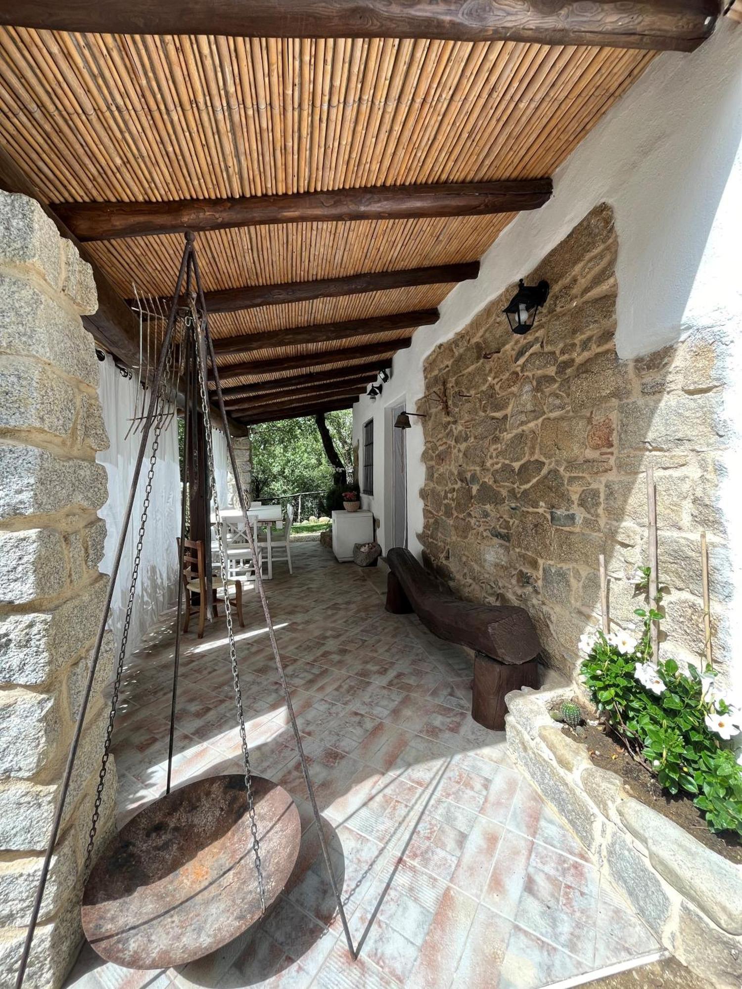 Ovostolai Cottage Fonni Zewnętrze zdjęcie