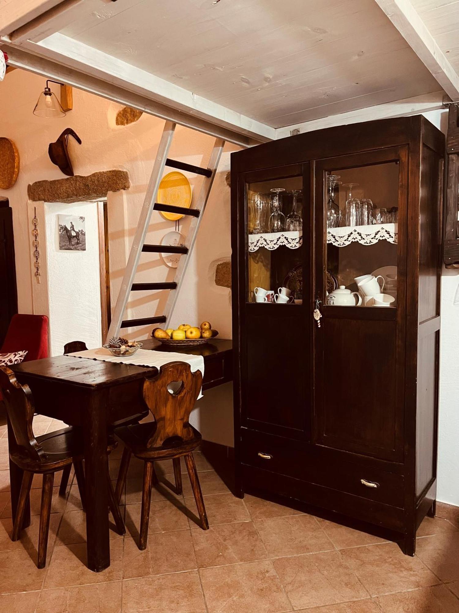 Ovostolai Cottage Fonni Zewnętrze zdjęcie