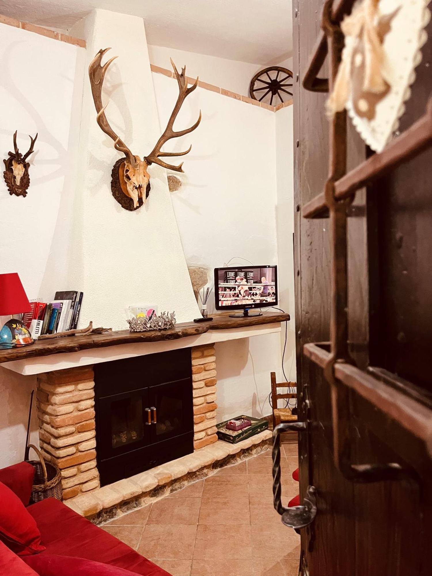 Ovostolai Cottage Fonni Zewnętrze zdjęcie